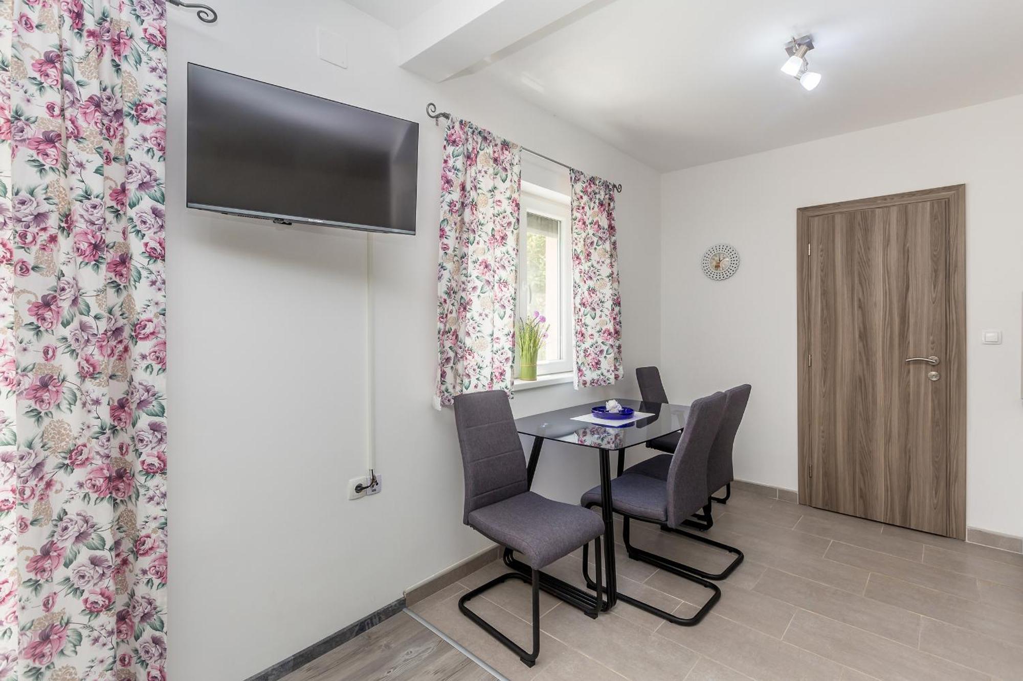 נייביצה Apartmani Tena מראה חיצוני תמונה